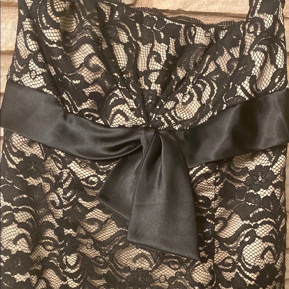 White House|Black Market Elegant Black Lace Strapless Dress Size 4 - Picture 9 of 14